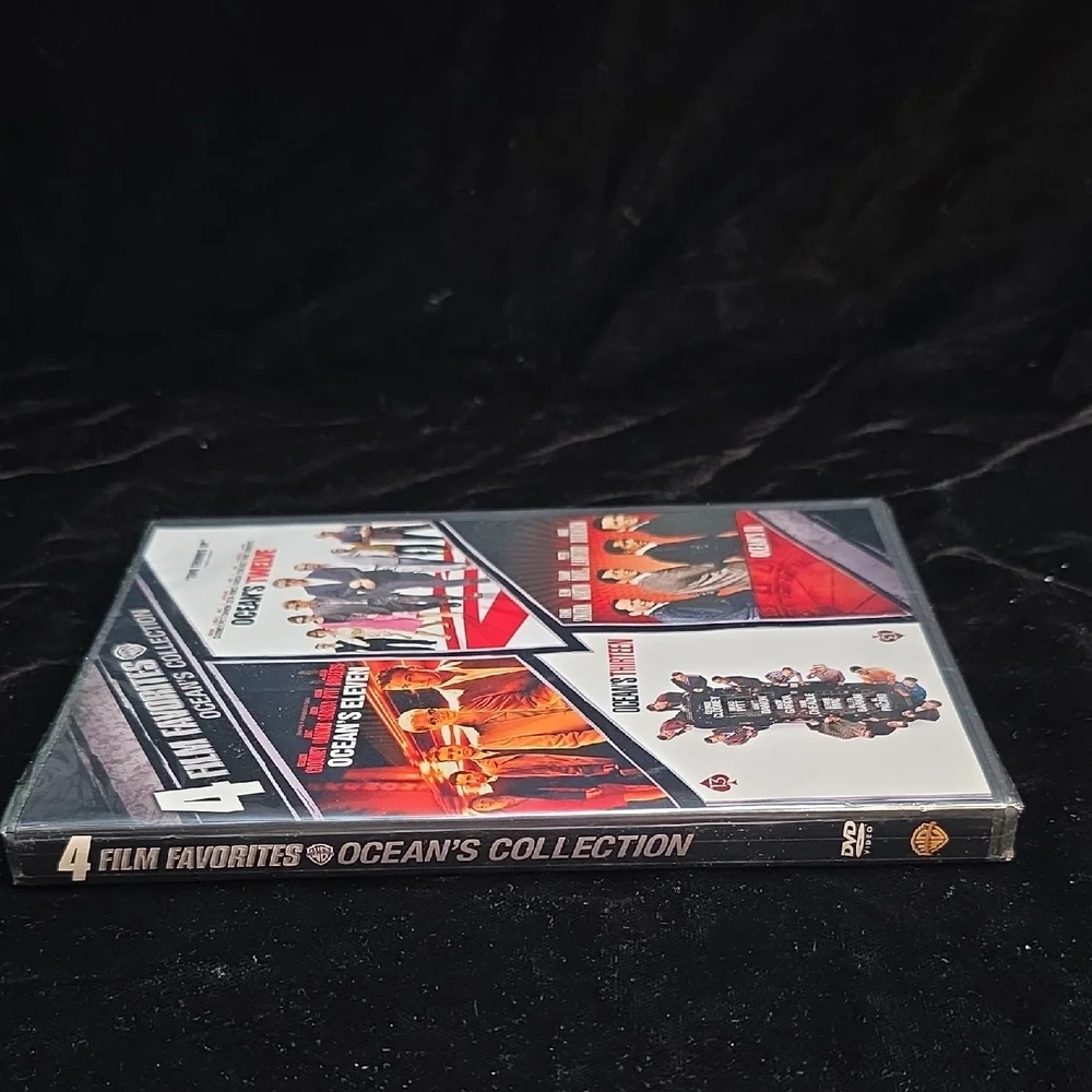 Warner Bros. 4 Film Favorites DVD Set - Red and Black